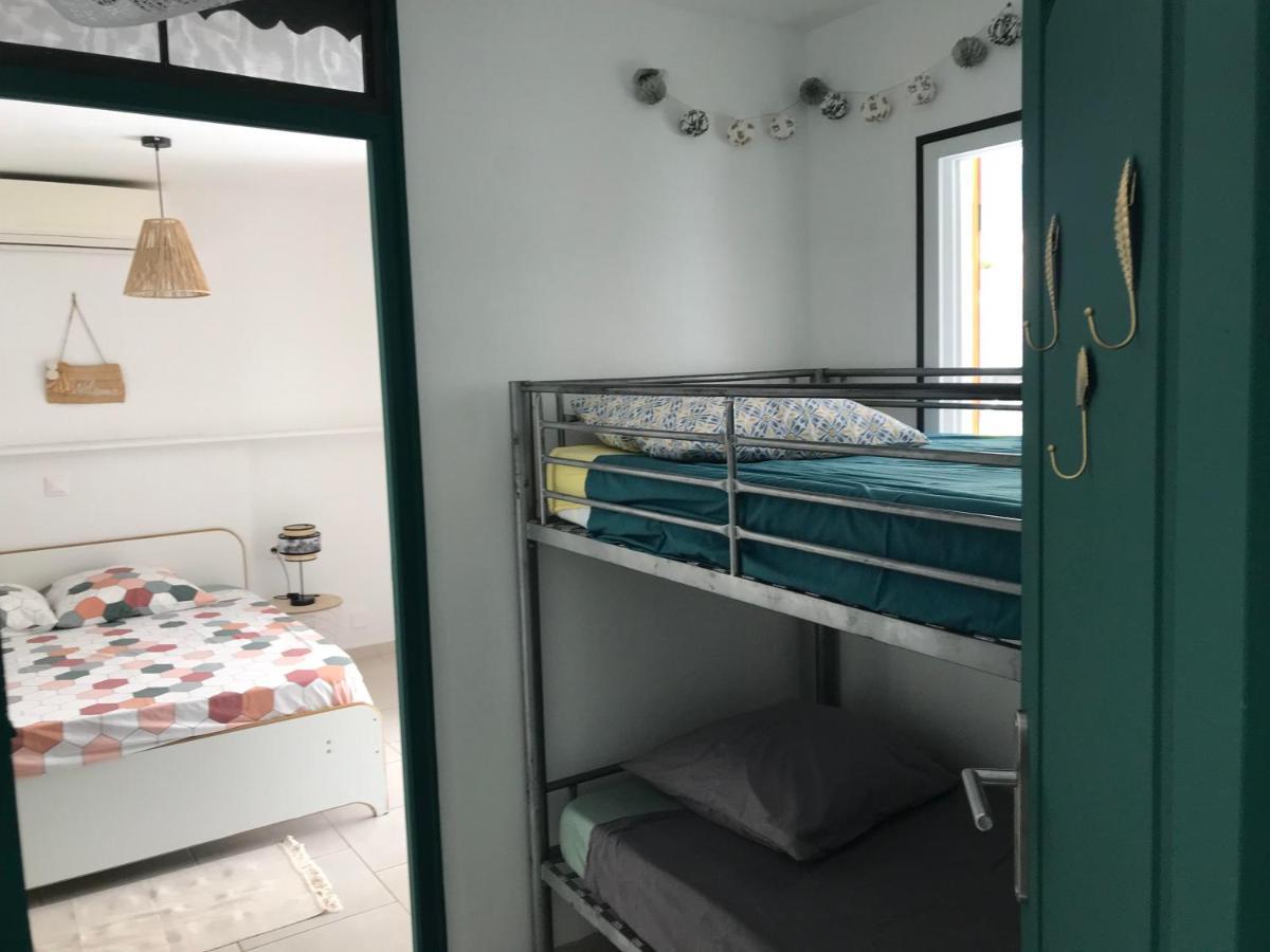 Gites Le Petit Voyageur Sainte-Anne  Εξωτερικό φωτογραφία