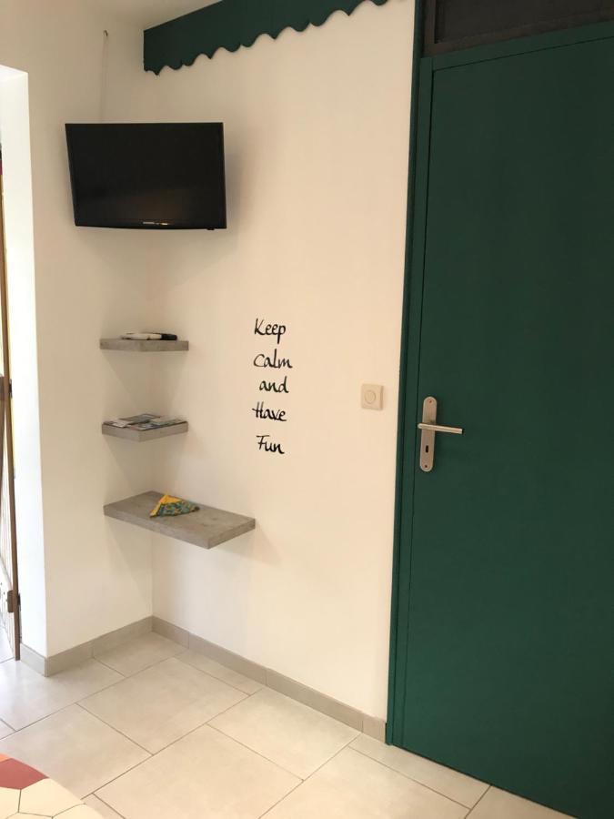 Gites Le Petit Voyageur Sainte-Anne  Εξωτερικό φωτογραφία